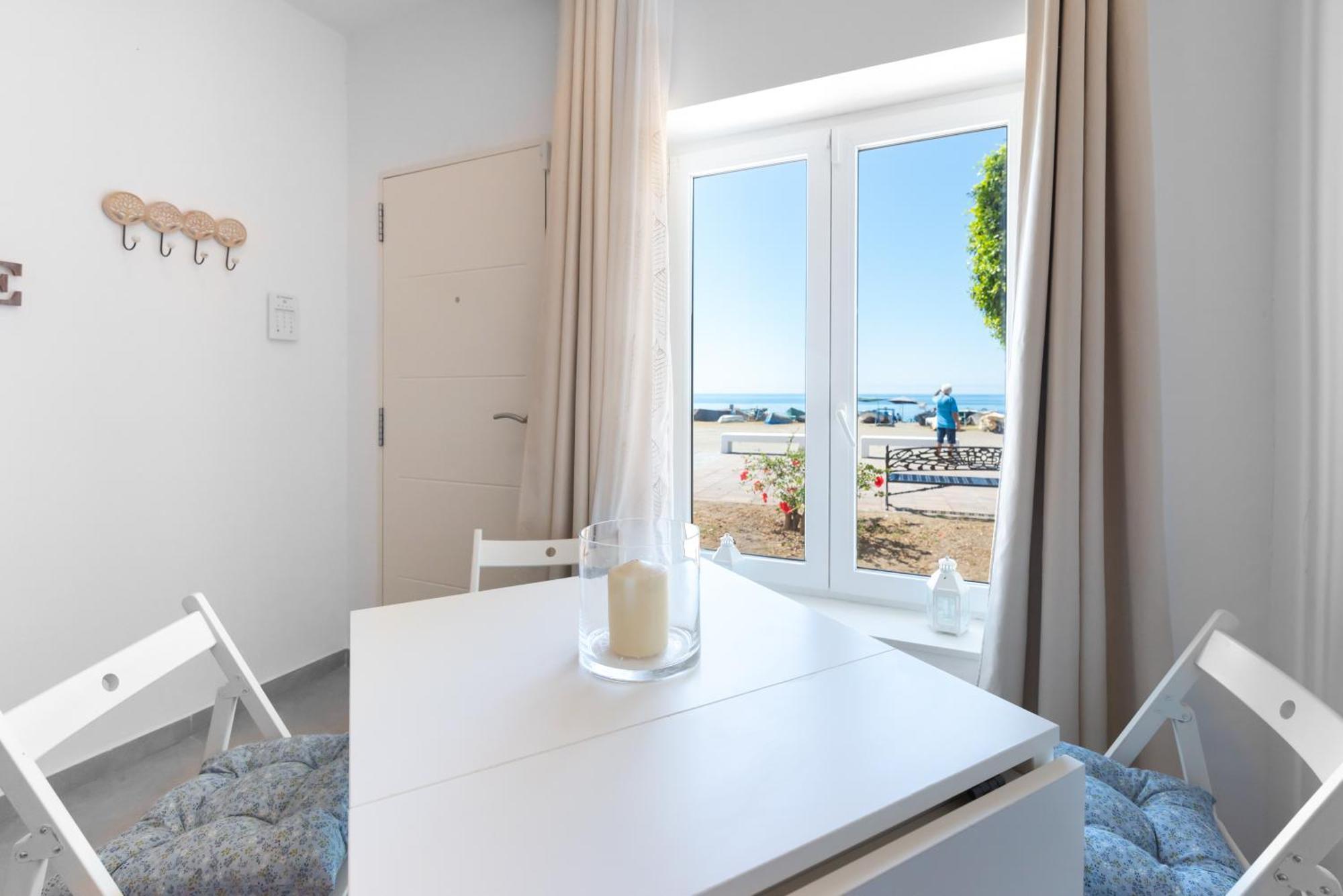 Wintowinrentals Dream Home On The Beachfront La Cala Del Moral Luaran gambar